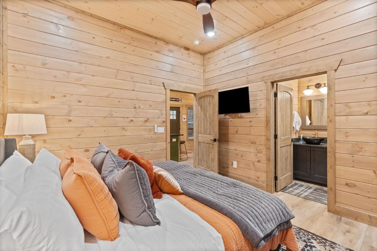 Vila Mins To Gburg Sleeps 8 Hot Tub Arcade Area Pool Gatlinburg Exteriér fotografie