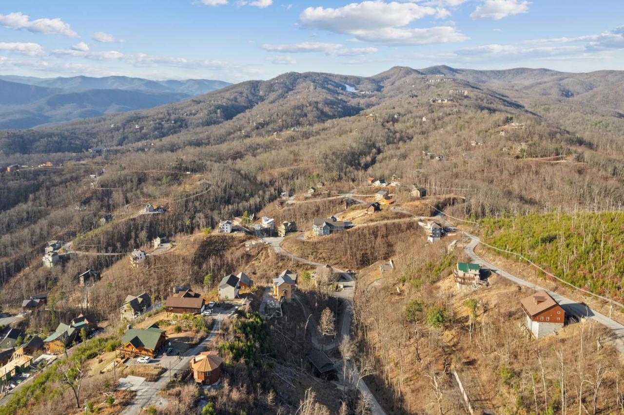 Vila Mins To Gburg Sleeps 8 Hot Tub Arcade Area Pool Gatlinburg Exteriér fotografie