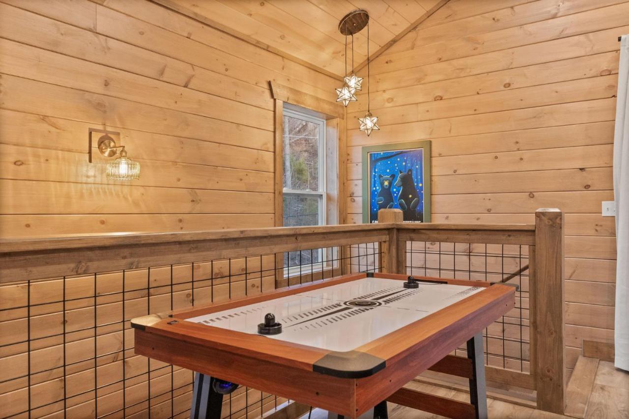 Vila Mins To Gburg Sleeps 8 Hot Tub Arcade Area Pool Gatlinburg Exteriér fotografie