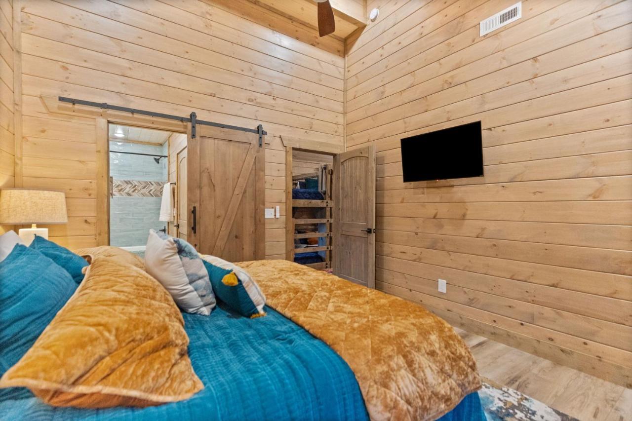 Vila Mins To Gburg Sleeps 8 Hot Tub Arcade Area Pool Gatlinburg Exteriér fotografie