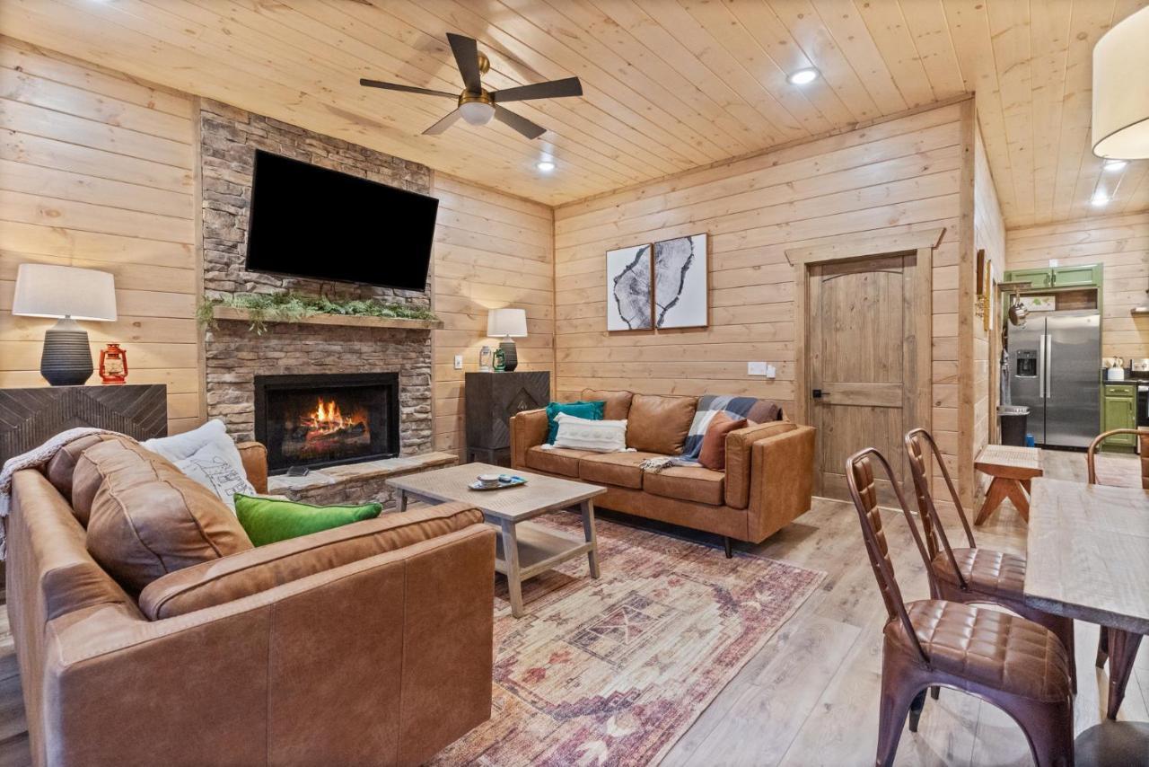 Vila Mins To Gburg Sleeps 8 Hot Tub Arcade Area Pool Gatlinburg Exteriér fotografie