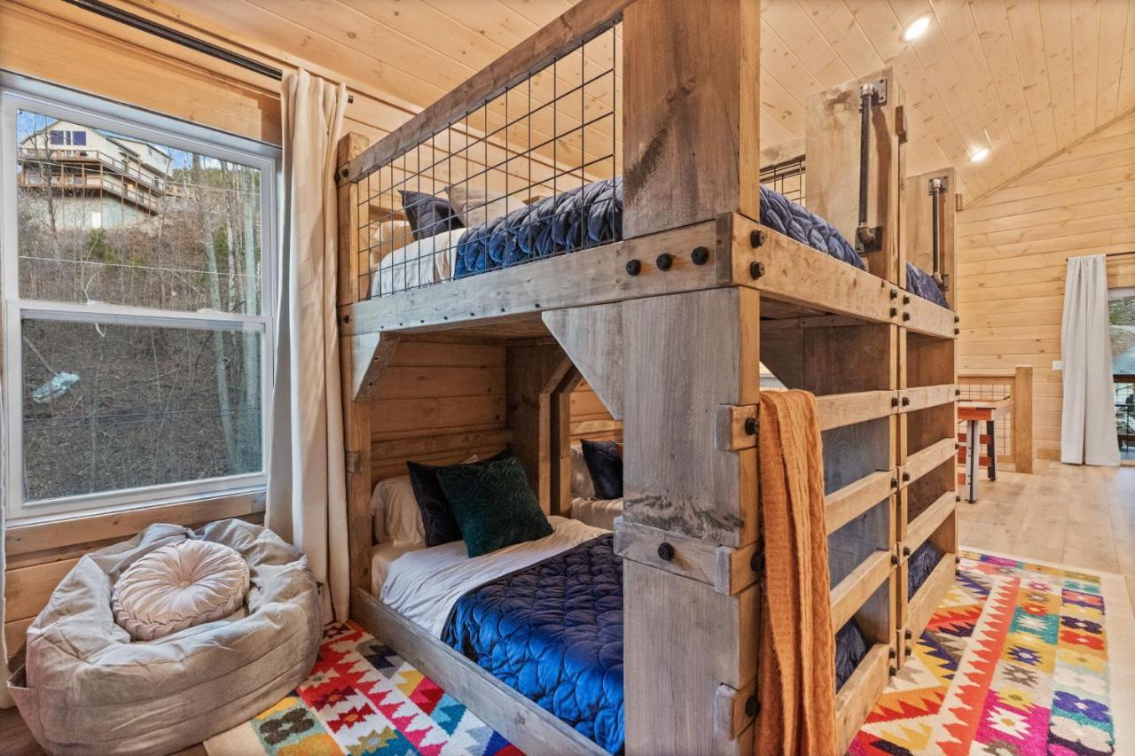 Vila Mins To Gburg Sleeps 8 Hot Tub Arcade Area Pool Gatlinburg Exteriér fotografie