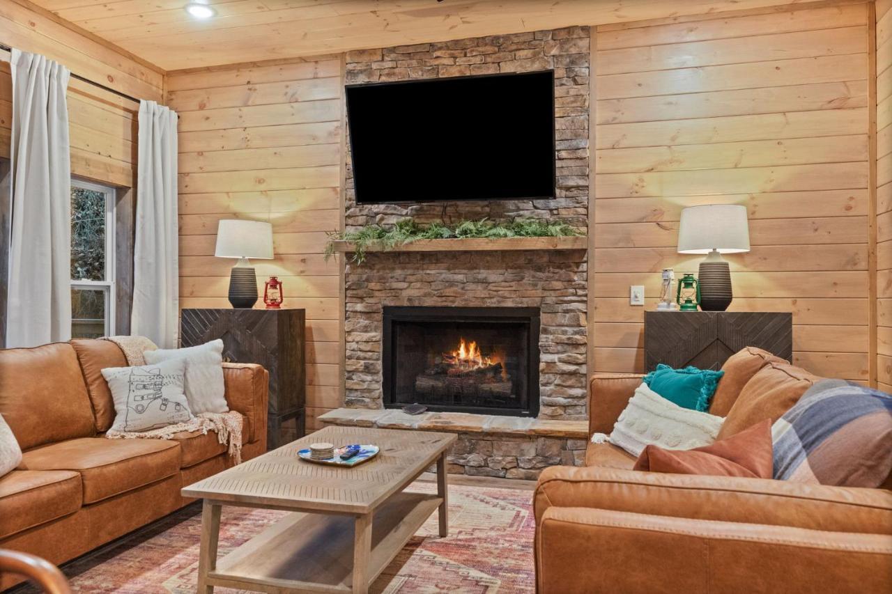 Vila Mins To Gburg Sleeps 8 Hot Tub Arcade Area Pool Gatlinburg Exteriér fotografie