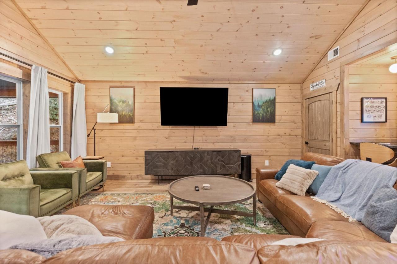 Vila Mins To Gburg Sleeps 8 Hot Tub Arcade Area Pool Gatlinburg Exteriér fotografie